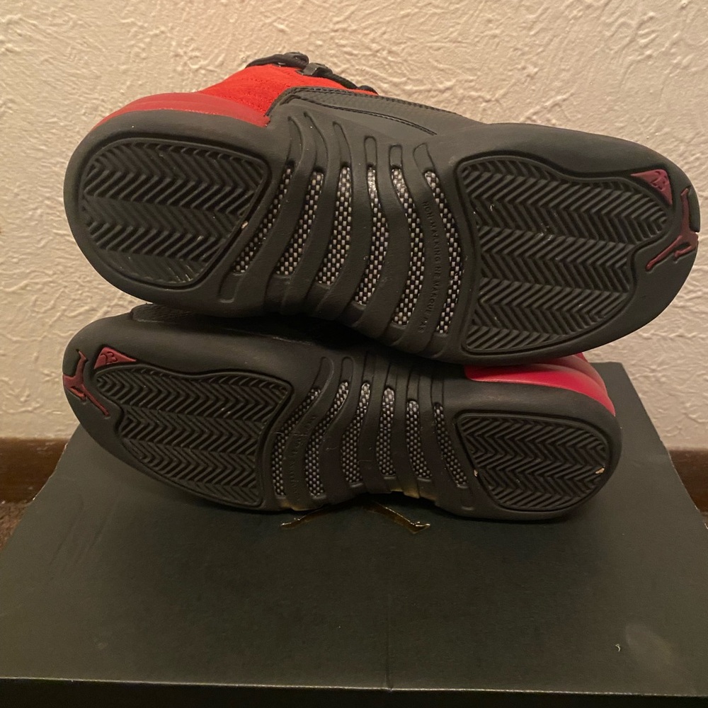 Air Jordan Retro 12s “Reverse Flu Game” - Picture 12 of 14